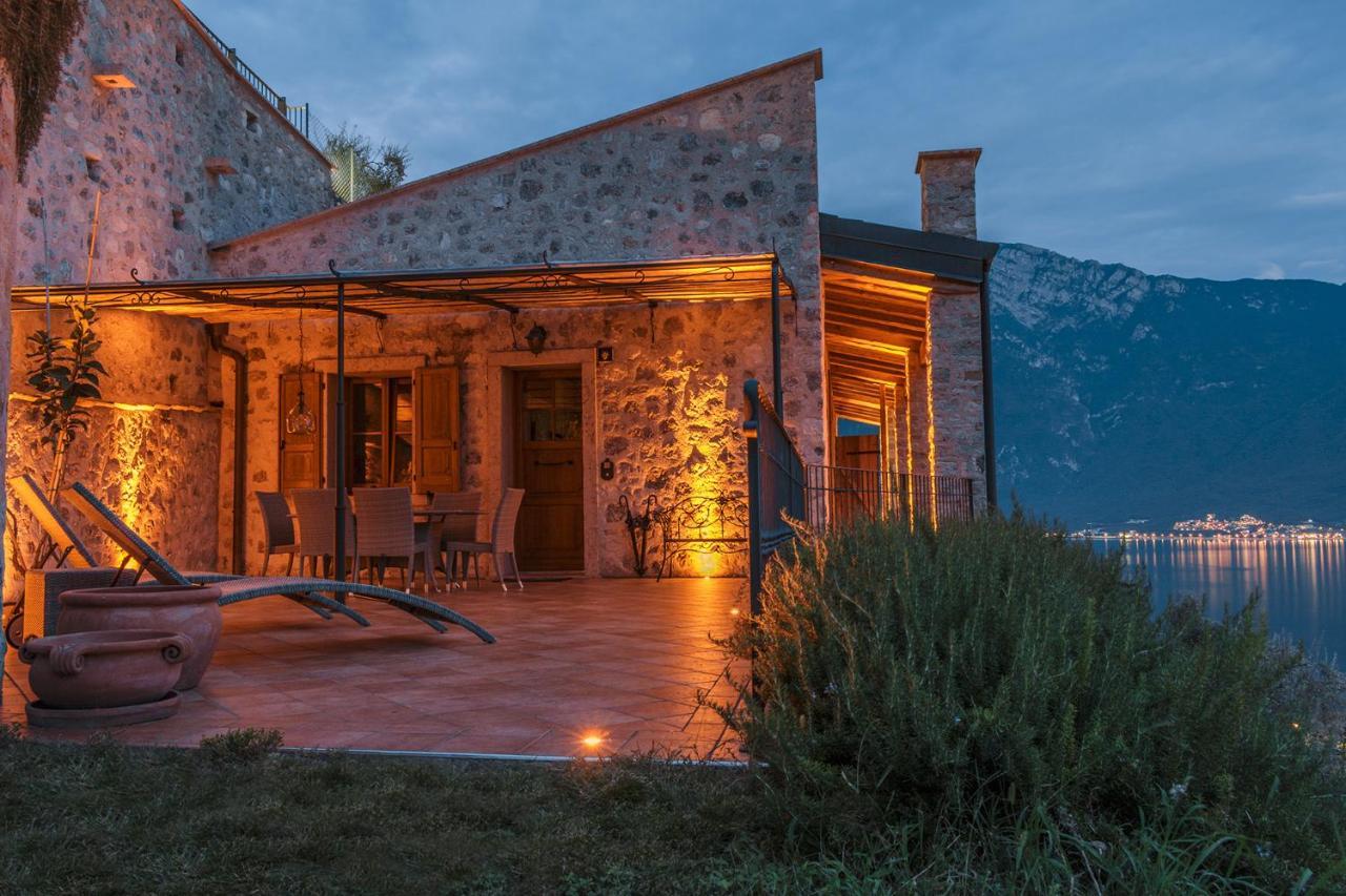 Villa Limone リモーネ・スル・ガルダ エクステリア 写真