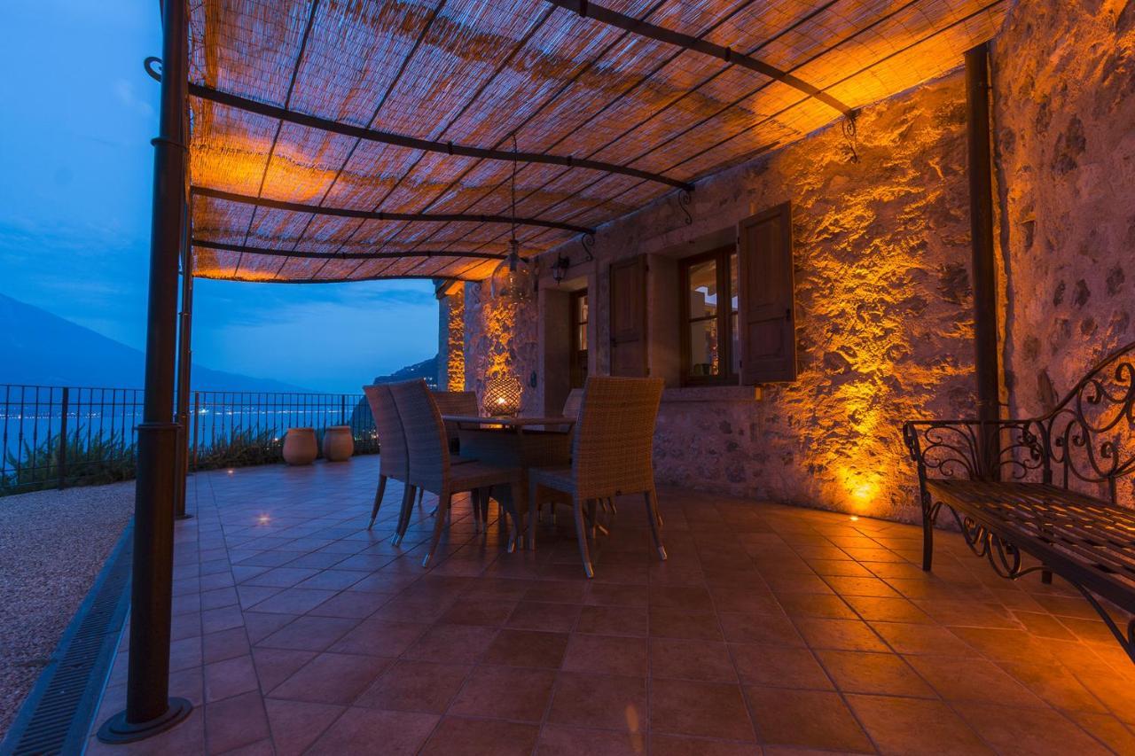 Villa Limone リモーネ・スル・ガルダ エクステリア 写真